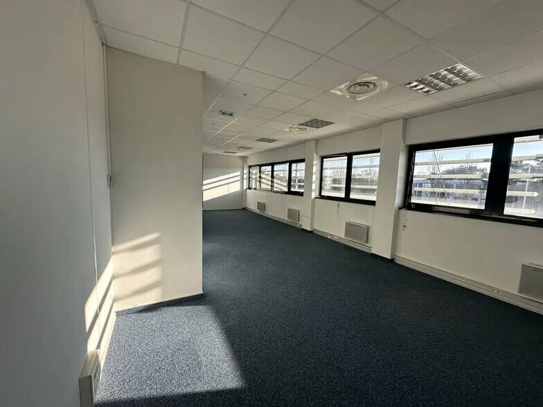 Bureau dans Schiltigheim à louer - Photo de l’immeuble – Image 3 sur 10