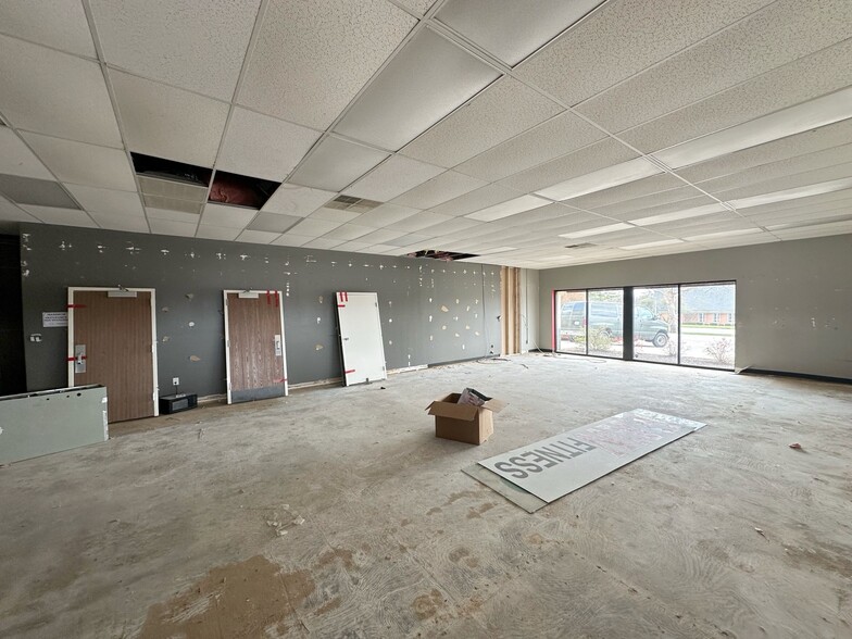 1806-1808 Round Barn Rd, Champaign, IL à louer - Photo de l’immeuble – Image 3 sur 6