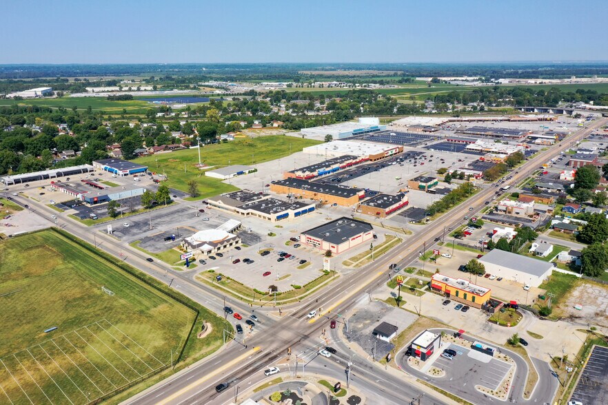 9 American Vlg, Granite City, IL à louer - Photo principale – Image 1 sur 10