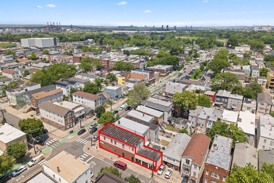 162 Mallory Ave, Jersey City, NJ à vendre - Photo de l’immeuble – Image 2 sur 26