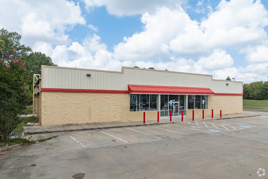 5245 Riverdale Rd, Memphis, TN à louer - Photo de l’immeuble – Image 2 sur 4