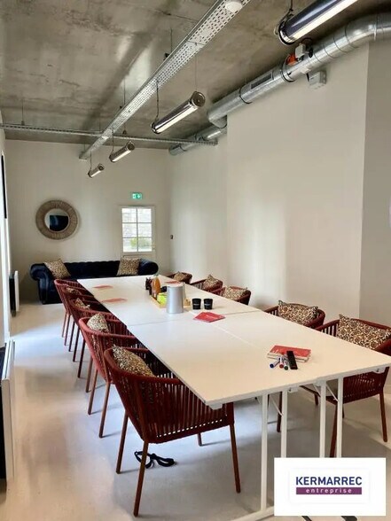 Bureau dans Vannes à louer - Photo de l’immeuble – Image 2 sur 3
