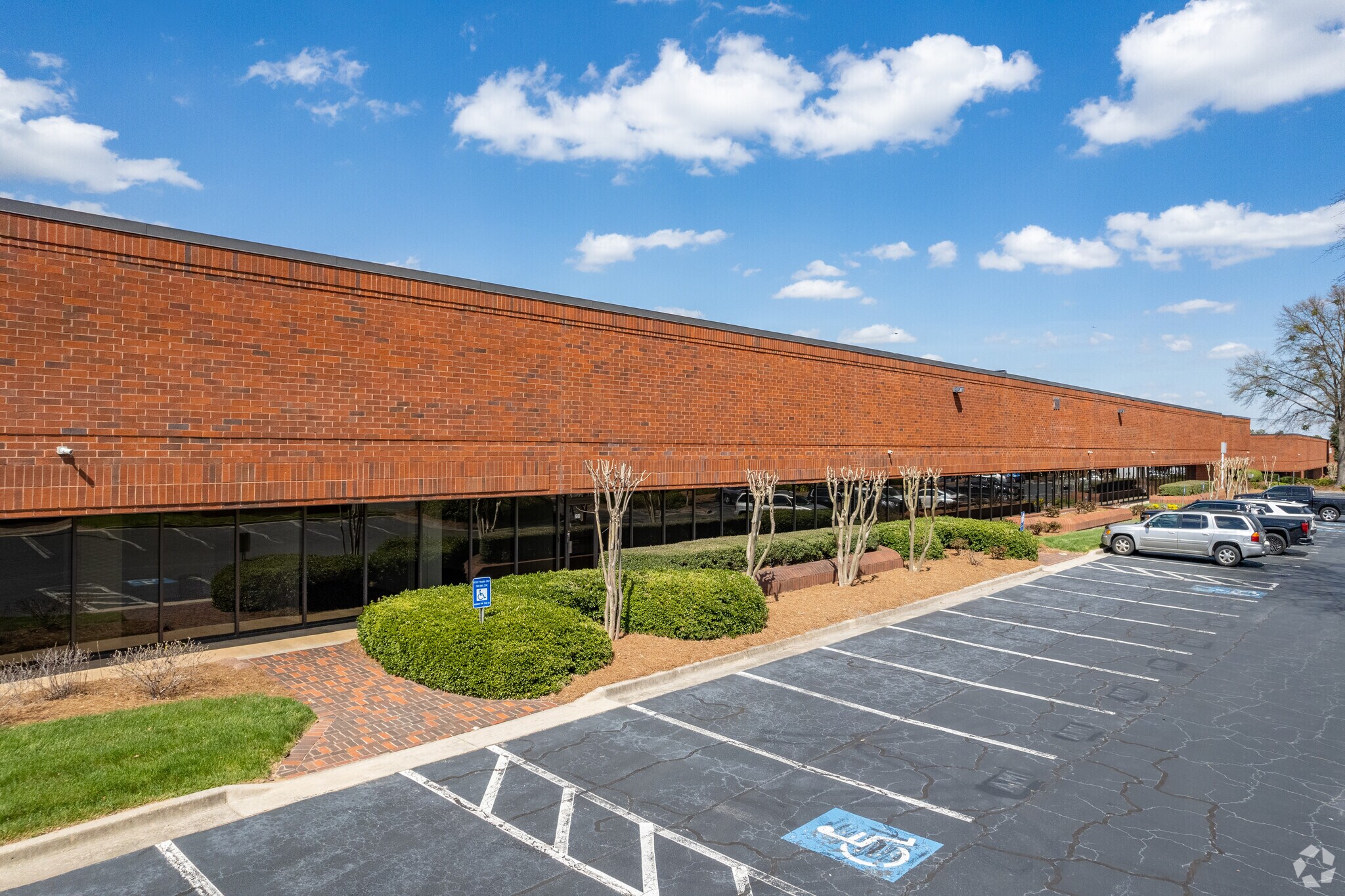 5300 Oakbrook Pky, Norcross, GA à louer Photo de l’immeuble– Image 1 sur 8