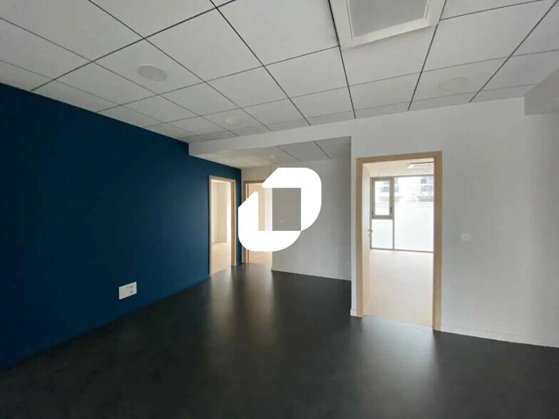 Bureau dans Lyon à louer - Photo de l’immeuble – Image 3 sur 12