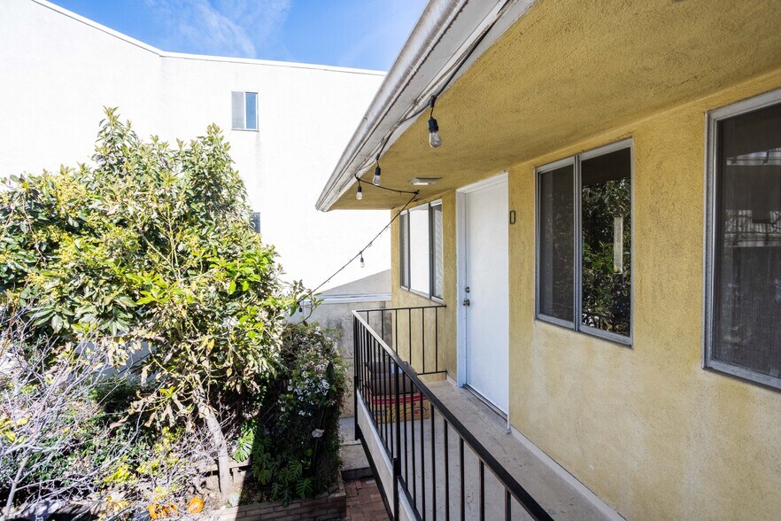 1427 Euclid St, Santa Monica, CA à vendre - Photo de l’immeuble – Image 3 sur 12