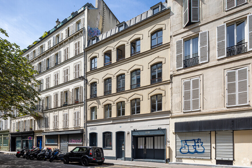 17 Rue Bouchardon, Paris à louer - Photo de l’immeuble – Image 2 sur 2