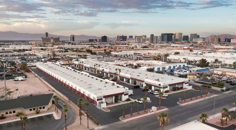 4710 W Dewey Dr, Las Vegas, NV à louer - Photo de l’immeuble – Image 2 sur 5