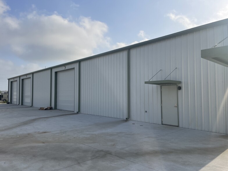 2023 H O Mills hwy, Port Arthur, TX à louer - Photo de l’immeuble – Image 1 sur 17