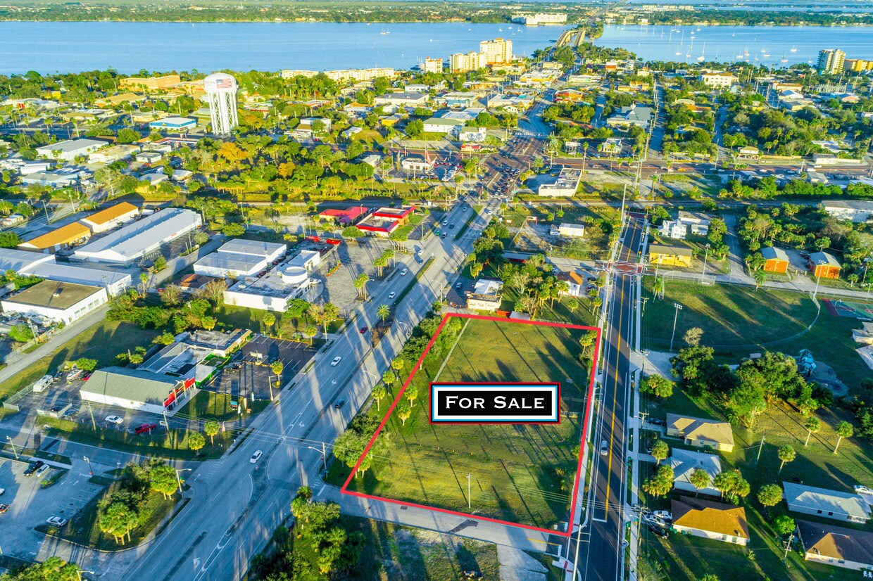 585 W King St, Cocoa, FL à vendre Photo principale– Image 1 sur 7