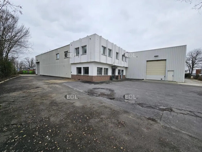 Local d’activités dans Valenton à louer - Photo de l’immeuble – Image 1 sur 10
