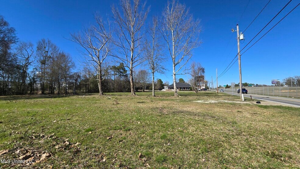 10267 Boney Ave, D'Iberville, MS à vendre - Photo de l’immeuble – Image 2 sur 13