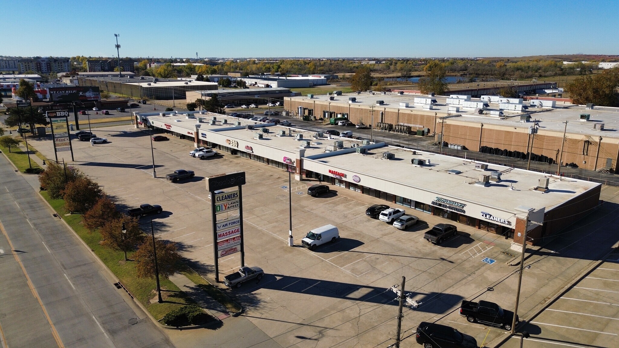 1011-1045 S Meridian Ave, Oklahoma City, OK à louer Photo principale– Image 1 sur 7