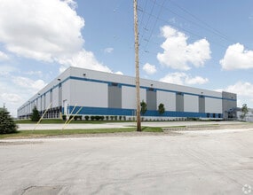 10700 W Waveland Ave, Franklin Park, IL à louer Photo de l’immeuble– Image 2 sur 2