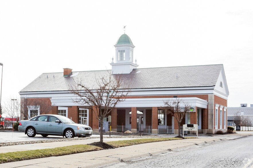 361 Midway Blvd, Elyria, OH à louer - Photo de l’immeuble – Image 3 sur 4