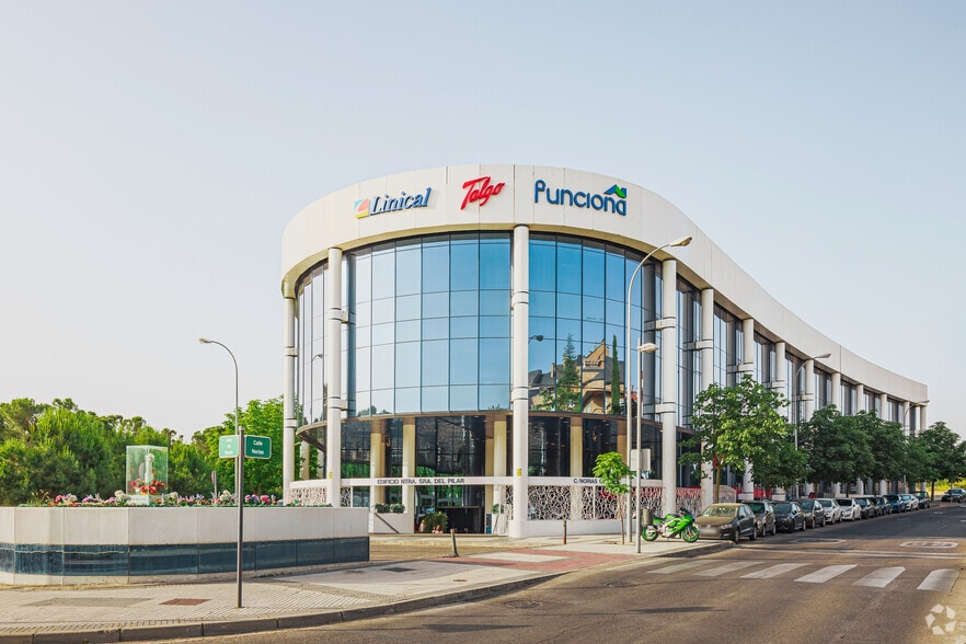 Bureau dans Majadahonda, Madrid à louer - Photo principale – Image 1 sur 2
