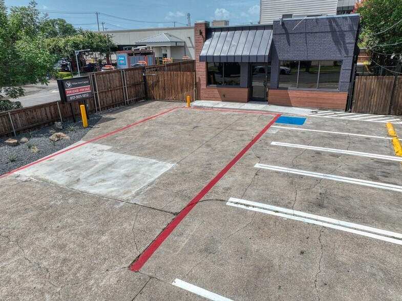 1717 N Garrett Ave, Dallas, TX à vendre - Photo de l’immeuble – Image 2 sur 59