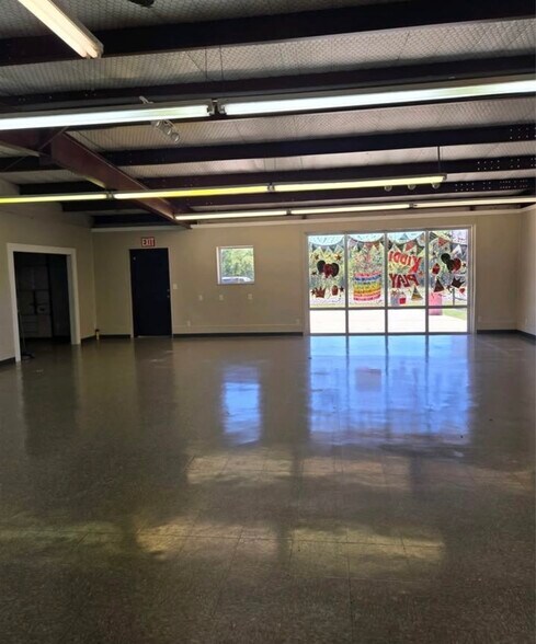 6705 E US Highway 80, Longview, TX à louer - Photo de l’immeuble – Image 2 sur 11