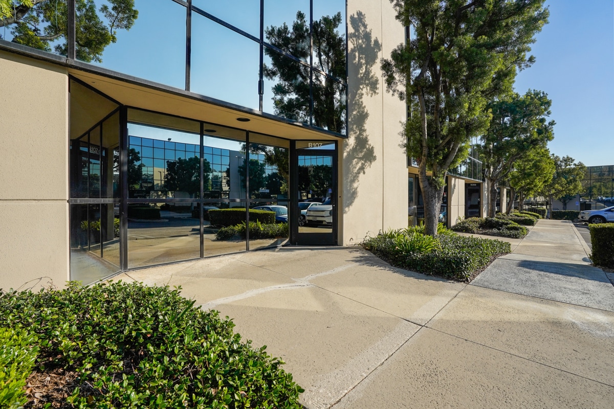 2530 E Corporate Pl, Monterey Park, CA à louer Photo intérieure– Image 1 sur 24