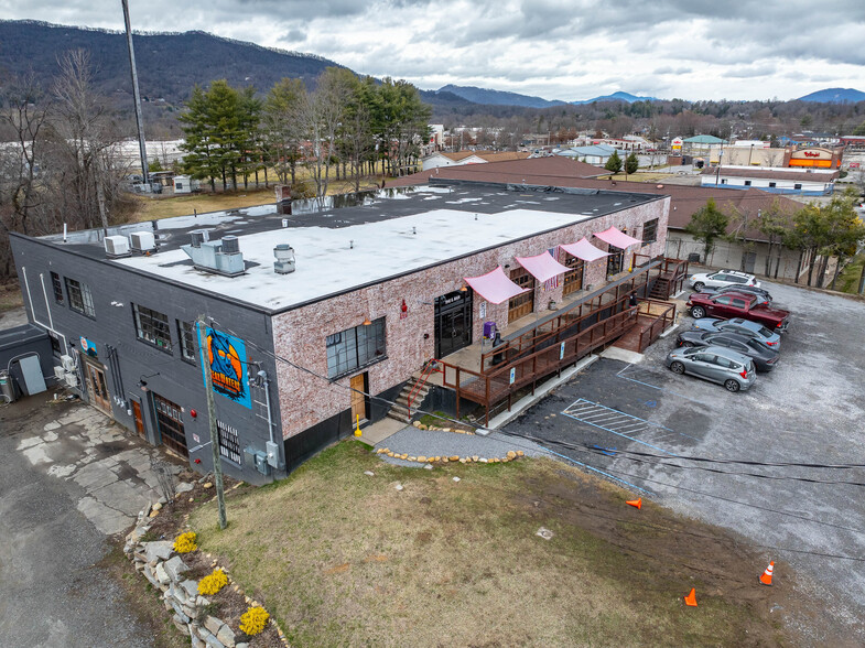 1940 S Main St, Waynesville, NC à vendre - Photo de l’immeuble – Image 2 sur 32