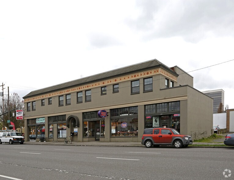 628-630 NE Broadway St, Portland, OR à vendre - Photo de l’immeuble – Image 2 sur 14