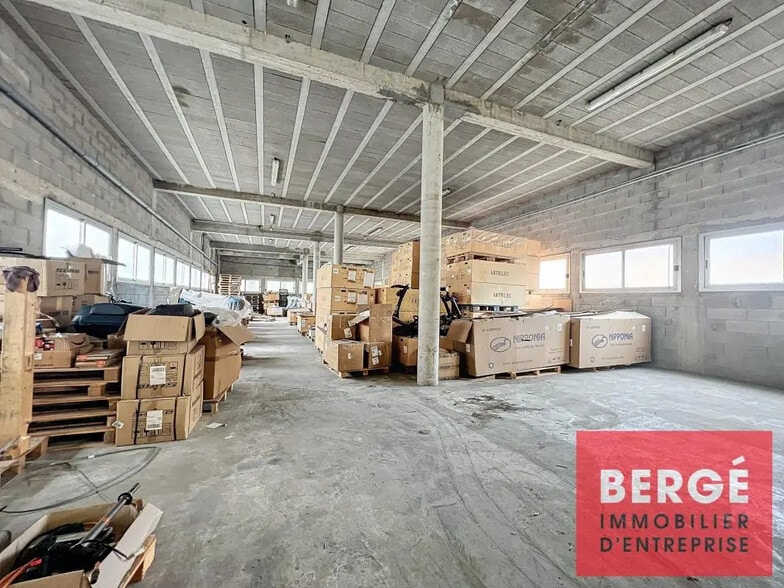 Industriel/Logistique dans Grasse à vendre - Photo de l’immeuble – Image 3 sur 19