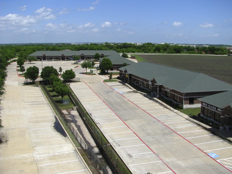 701 Justin Rd, Rockwall, TX à louer - Photo de l’immeuble – Image 2 sur 6
