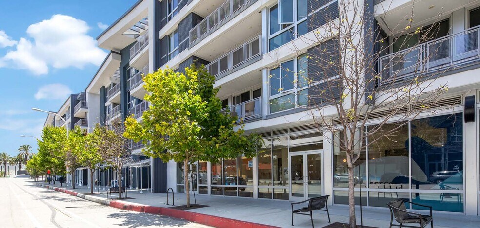 11924 W Washington Blvd, Los Angeles, CA à louer - Photo de l’immeuble – Image 3 sur 82