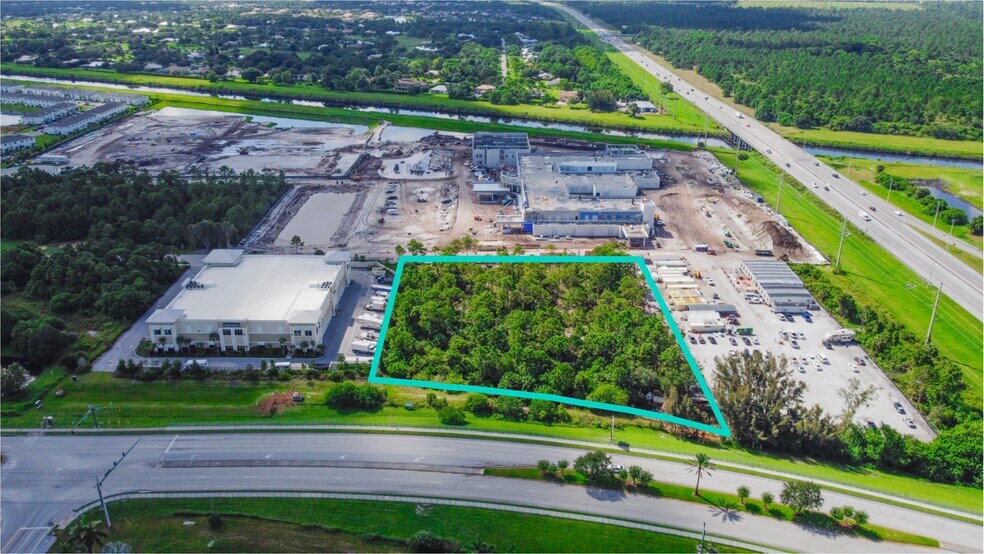 SE Becker Rd, Port Saint Lucie, FL à vendre - Photo de l’immeuble – Image 2 sur 7