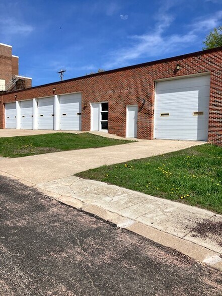 102 E Centre St, Hartington, NE à vendre - Photo principale – Image 1 sur 7