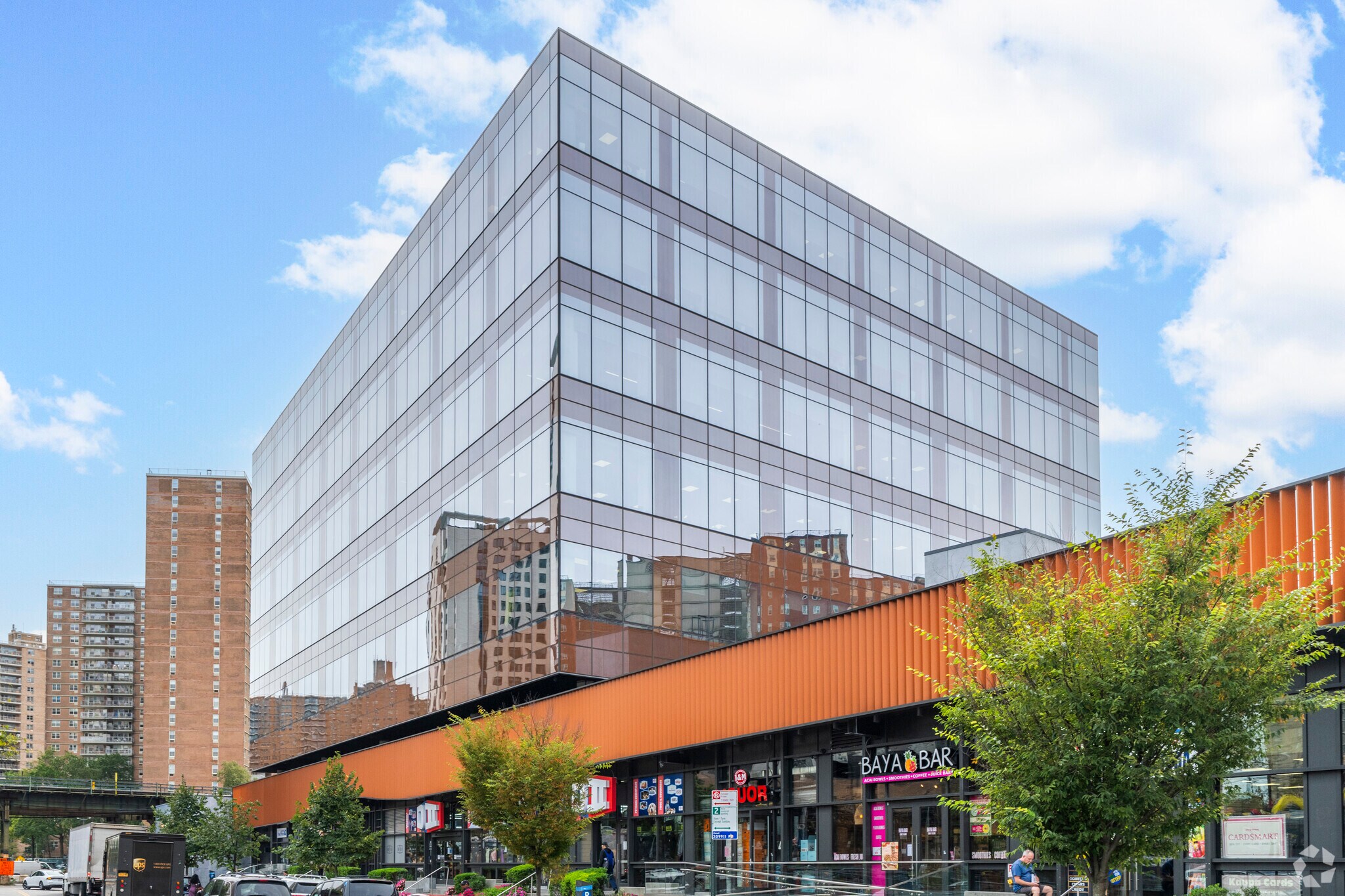 626 Sheepshead Bay Rd, Brooklyn, NY à louer Photo principale– Image 1 sur 6