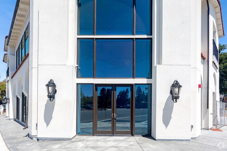 2220 Winchester Blvd, Campbell, CA à louer - Photo de l’immeuble – Image 2 sur 16