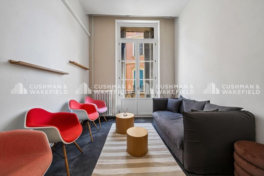 13 Rue Aude, Aix-en-Provence à louer - Photo de l’immeuble – Image 2 sur 14