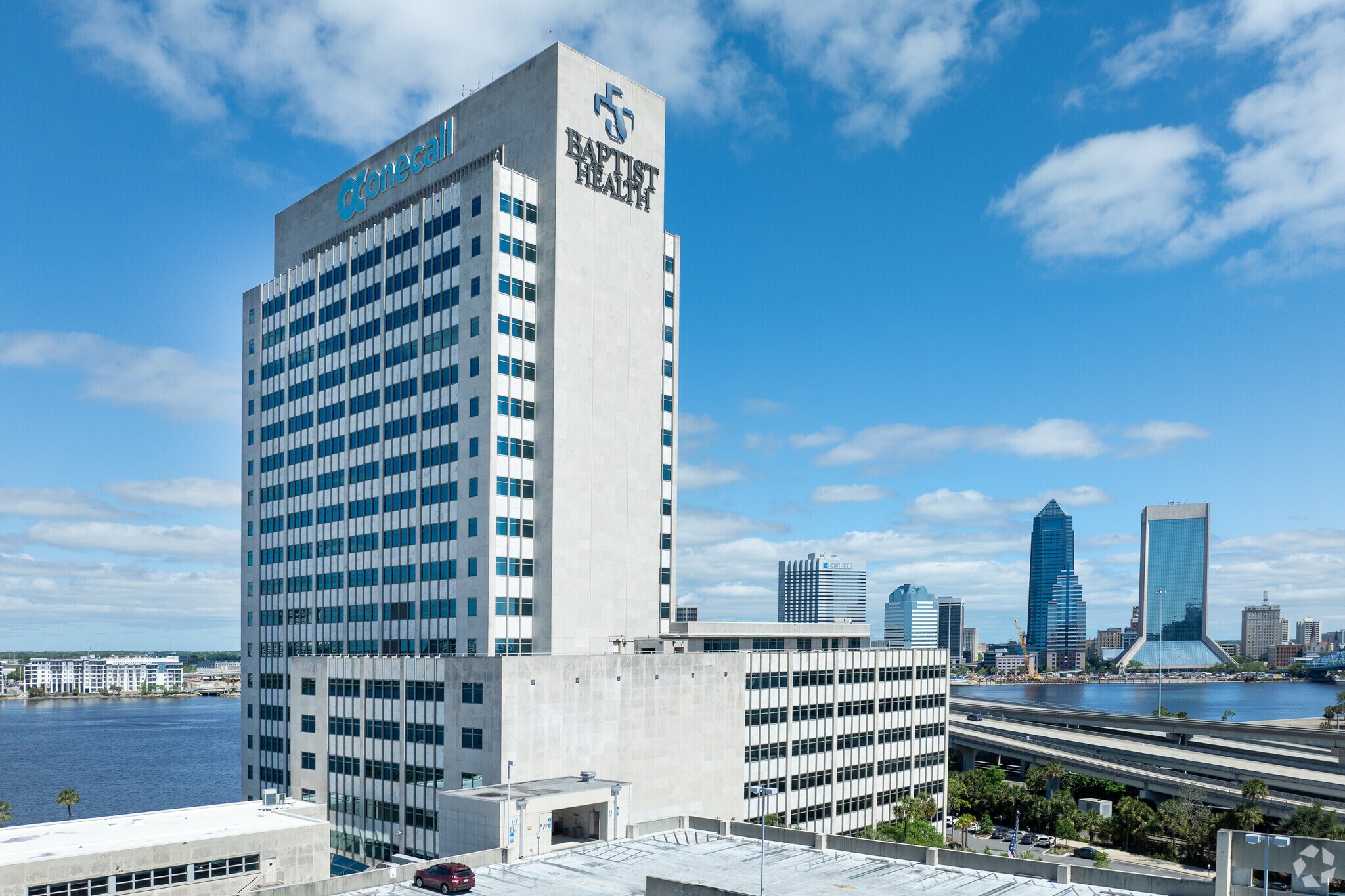 841 Prudential Dr, Jacksonville, FL à louer Photo principale– Image 1 sur 72