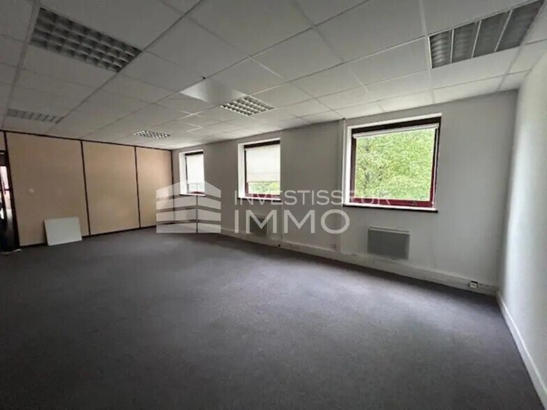 Bureau dans Champs-sur-Marne à louer - Photo intérieure – Image 1 sur 5