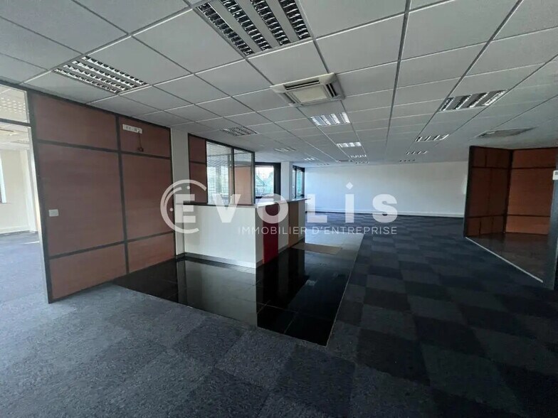 Bureau dans Bry-sur-Marne à louer - Photo de l’immeuble – Image 3 sur 21