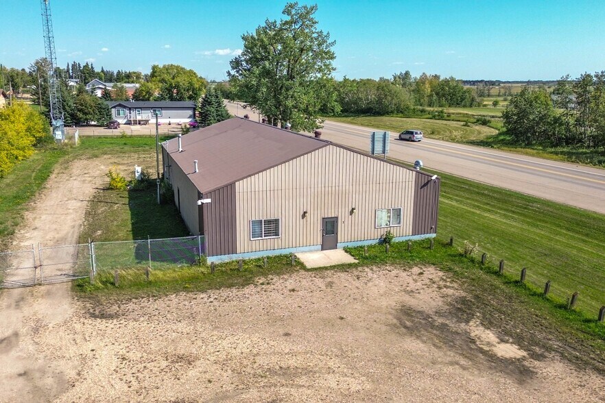24 Railway Ave, Erskine, AB à vendre - Photo de l’immeuble – Image 2 sur 31