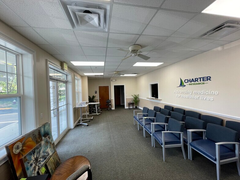 733-771 Highway 466, Lady Lake, FL à vendre - Photo intérieure – Image 3 sur 13
