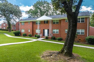 Plus de détails pour 2410 Benjamin E Mays Dr SW, Atlanta, GA - Logement à vendre