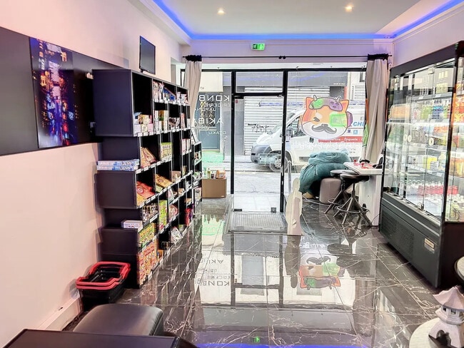 Plus de détails pour Bureau, Local commercial à louer