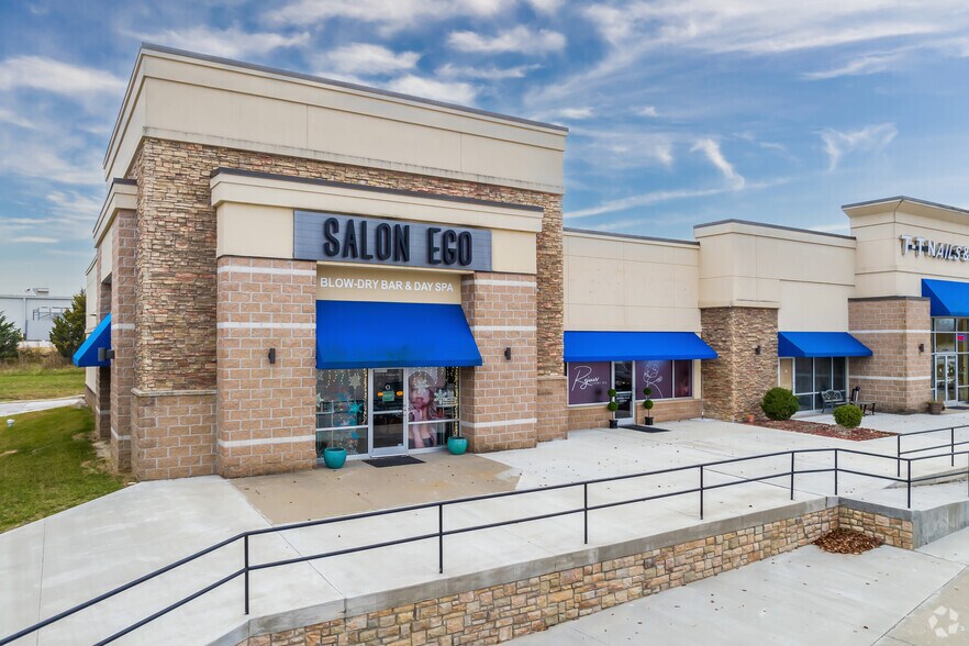 50 Hwy & 13 Hwy, Warrensburg, MO à louer - Photo de l’immeuble – Image 1 sur 12