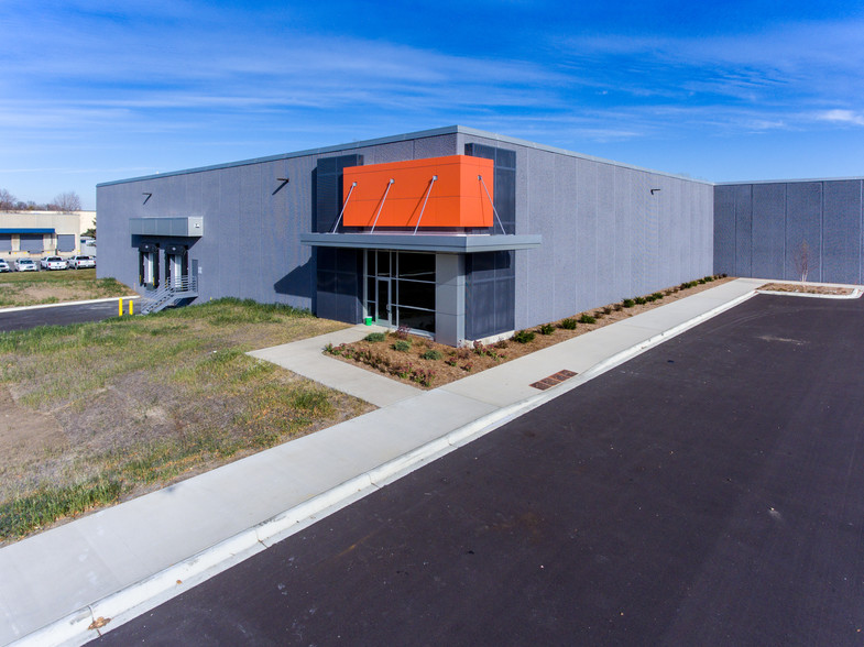 5101 Industrial Blvd, Fridley, MN à louer - Photo de l’immeuble – Image 2 sur 7