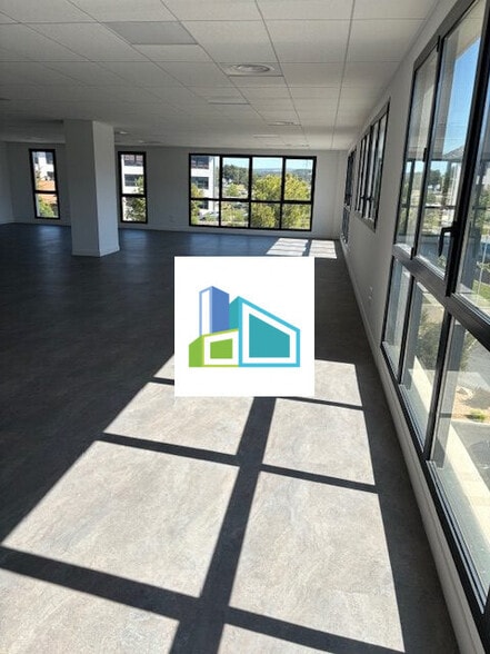 Bureau dans Aubagne à vendre - Photo intérieure – Image 2 sur 2