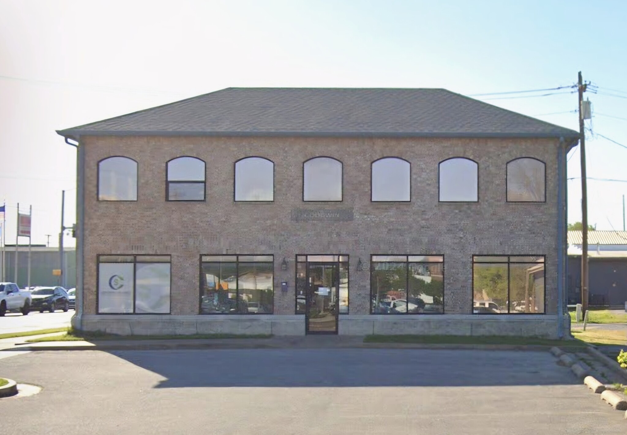 223 S Lynn Riggs Blvd, Claremore, OK à louer Photo de l’immeuble– Image 1 sur 13