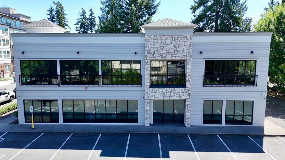 8405 165th Ave NE, Redmond, WA à vendre - Photo de l’immeuble – Image 2 sur 10