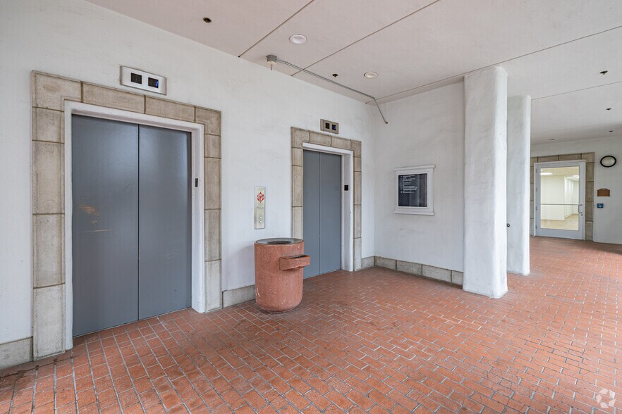 11770 Bernardo Plaza Ct, San Diego, CA à vendre - Photo de l’immeuble – Image 3 sur 20