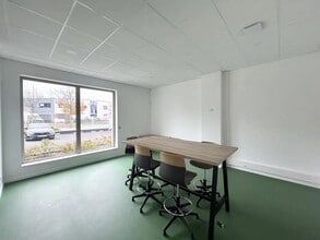 14 Chemin Des Hirondelles, Dardilly à louer Photo de l’immeuble– Image 2 sur 7