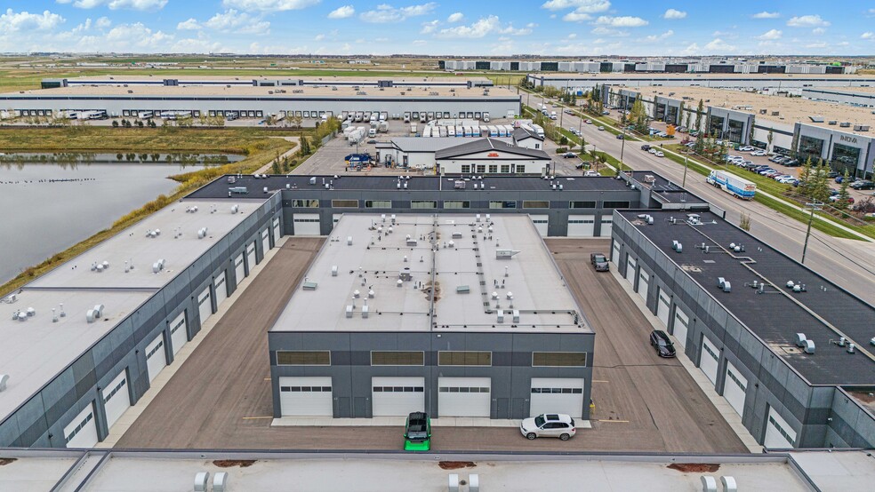 1750 120 Av NE, Calgary, AB à vendre - Photo de l’immeuble – Image 2 sur 35