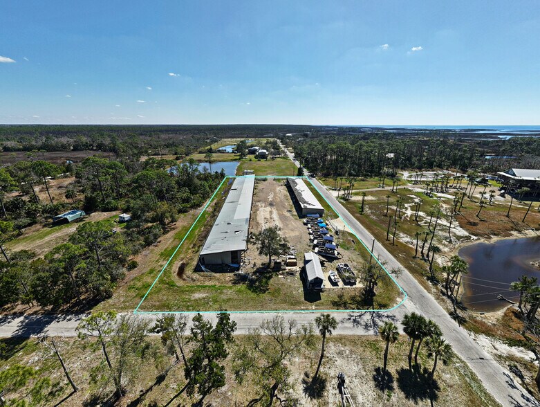 7022 SW 358 Hwy, Steinhatchee, FL à vendre - Photo de l’immeuble – Image 3 sur 11