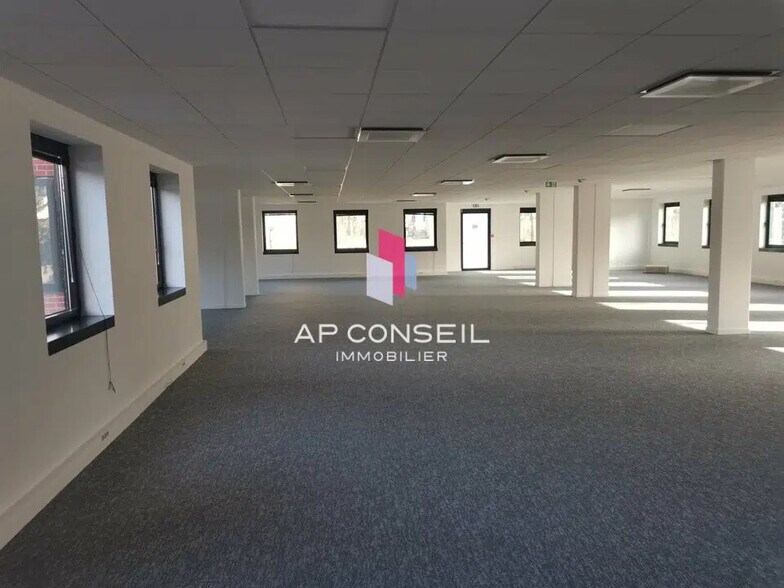 Bureau dans Le Pecq à louer - Photo intérieure – Image 3 sur 8