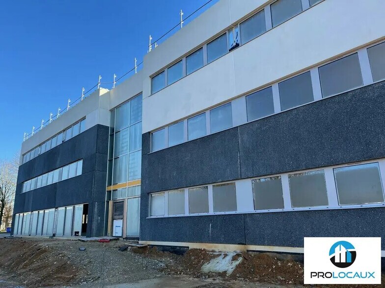 Bureau dans Mont-Saint-Aignan à louer - Photo de l’immeuble – Image 3 sur 5